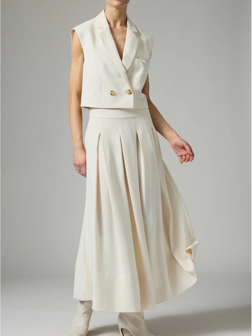 DAY Women's Cream Maxi Pleated Skirt Elegant Flowing Silhouette smart casual